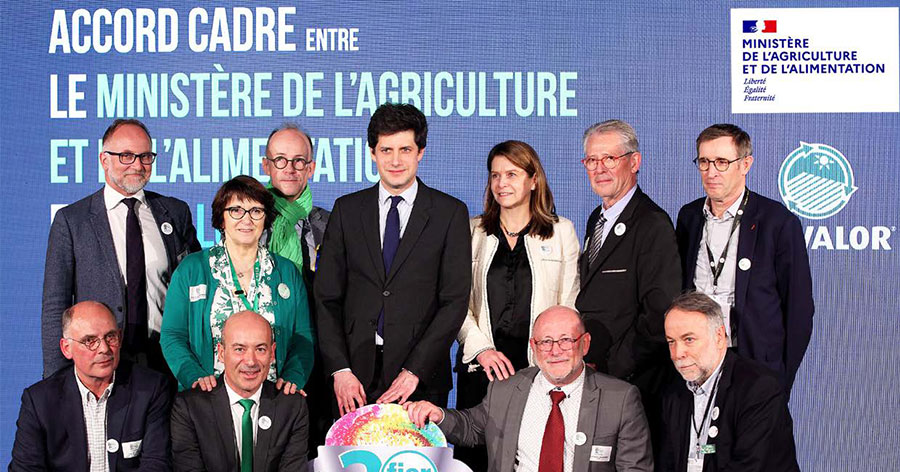 Signature de l’accord-cadre, entre A.D.IVALOR, ses actionnaires et le Ministre de l’Agriculture et de l’Alimentation